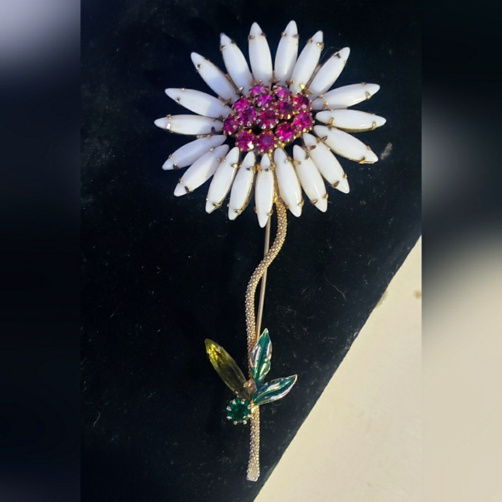 Unsigned Schreiner elegant white and pink floral brooch